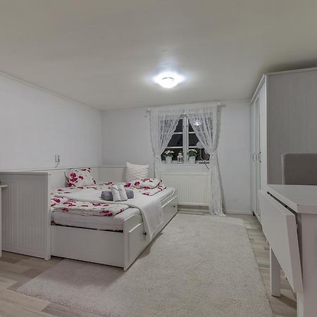 Skogsstuga I Bassholma Villa Munka-Ljungby ภายนอก รูปภาพ