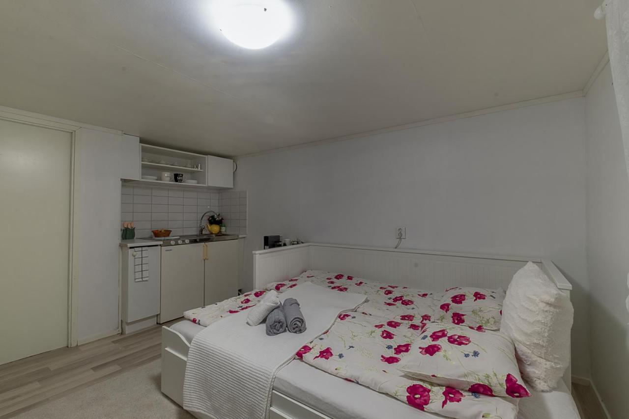 Skogsstuga I Bassholma Villa Munka-Ljungby ภายนอก รูปภาพ