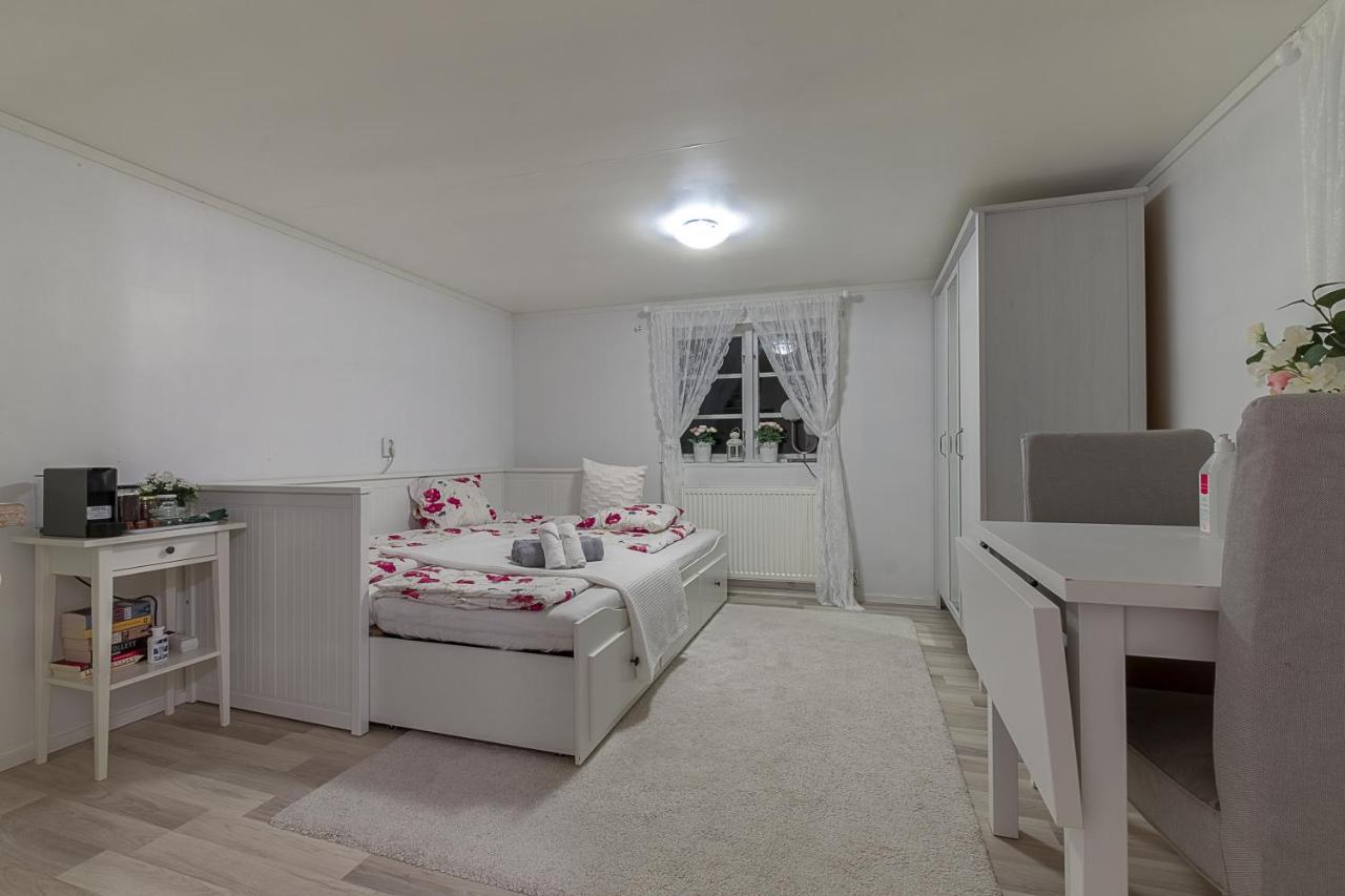 Skogsstuga I Bassholma Villa Munka-Ljungby ภายนอก รูปภาพ